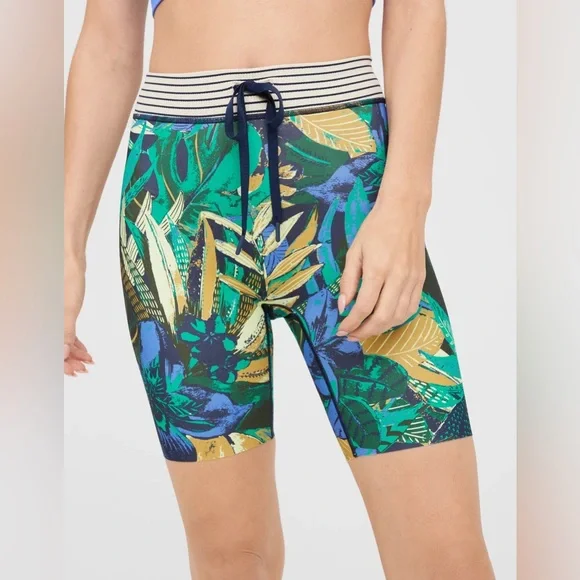 Offline by Aerie Goals Drawcord Bike Shorts - Picture 2 of 8